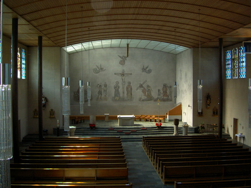 die Pfarrkirche St. Theodul mit großem Gottesdienstraum die Pfarrkirche St. Theodul mit großem Gottesdienstraum