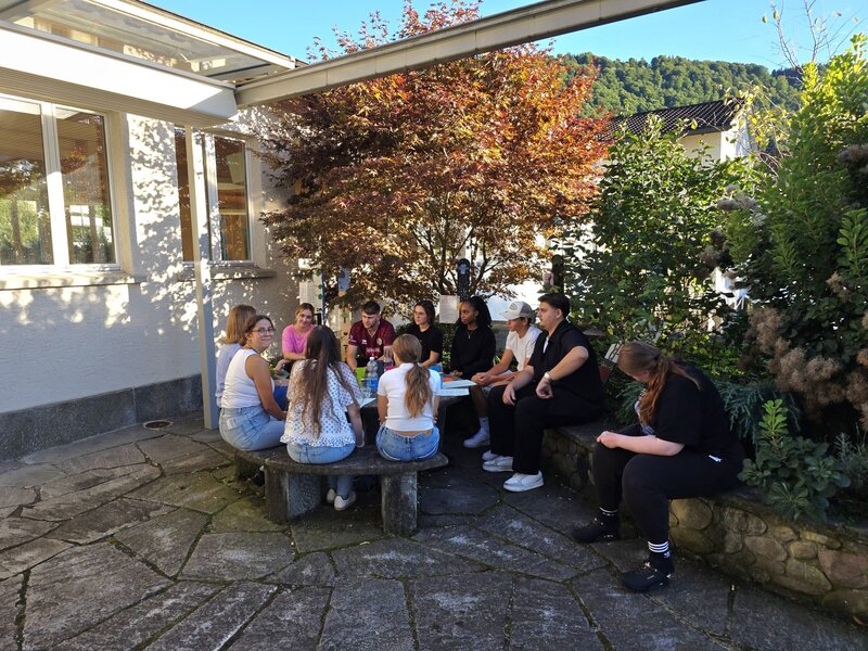 Die Gruppe bei einem ihrer ersten Treffen im Sommer